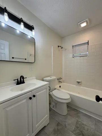 $1,075 | 1100 South Willow Street, Unit 2100, Chattanooga, TN 37404