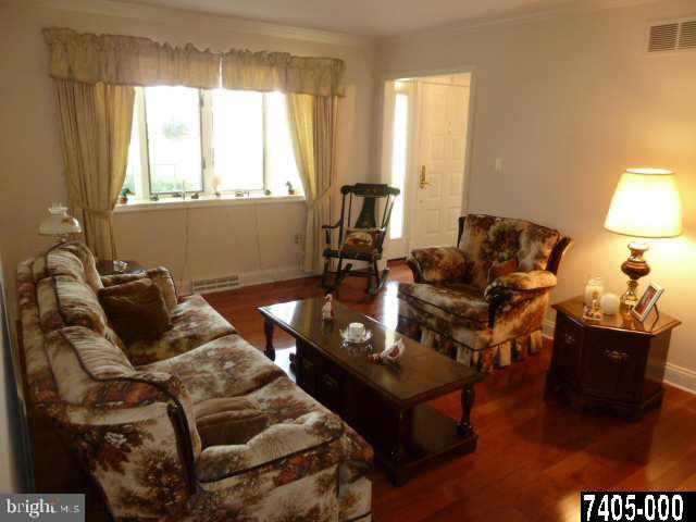 216 Bellevue Road Red Lion, PA 17356 - Photo 3 of 21 Gallery Image 3