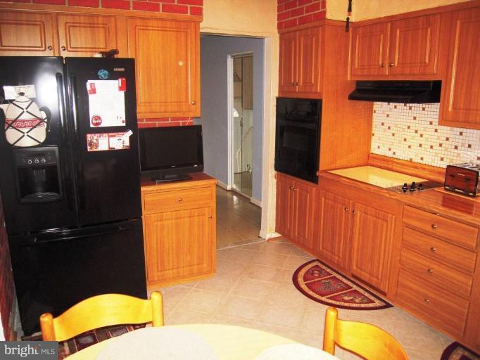 2207 Coleridge Drive Silver Spring, MD 20910 - Photo 6 of 13 Kitchen
