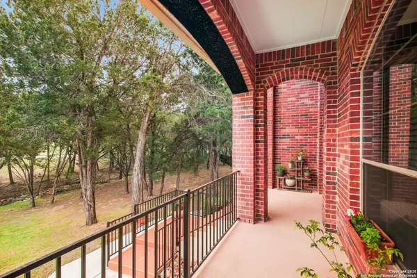 $778,500 | 954 Santa Cruz Lane, New Braunfels, TX 78132