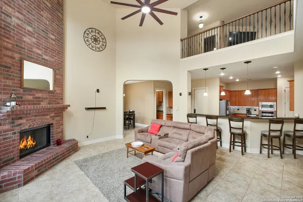 $778,500 | 954 Santa Cruz Lane, New Braunfels, TX 78132