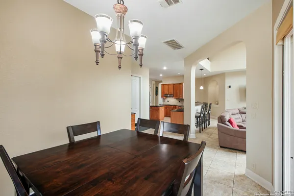 $778,500 | 954 Santa Cruz Lane, New Braunfels, TX 78132