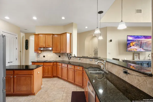 $778,500 | 954 Santa Cruz Lane, New Braunfels, TX 78132