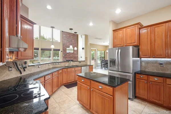 $778,500 | 954 Santa Cruz Lane, New Braunfels, TX 78132