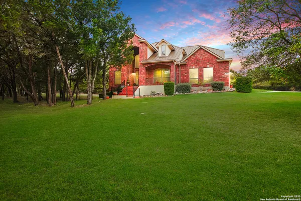 $778,500 | 954 Santa Cruz Lane, New Braunfels, TX 78132