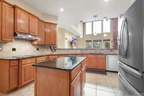 $778,500 | 954 Santa Cruz Lane, New Braunfels, TX 78132