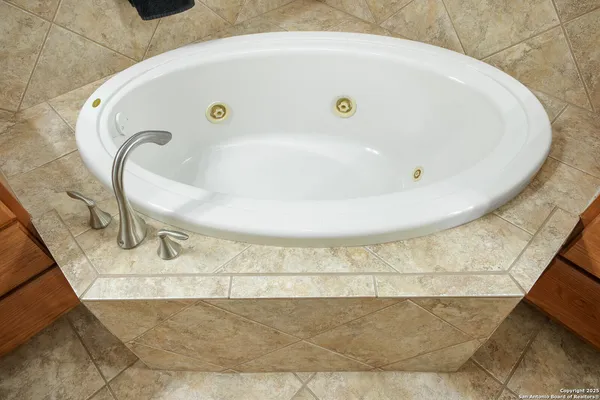 $778,500 | 954 Santa Cruz Lane, New Braunfels, TX 78132