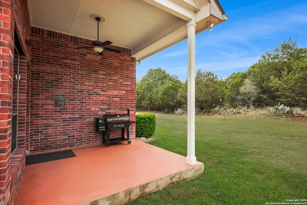 $778,500 | 954 Santa Cruz Lane, New Braunfels, TX 78132