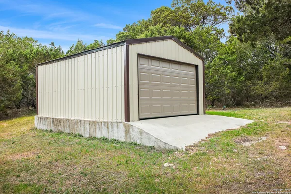 $778,500 | 954 Santa Cruz Lane, New Braunfels, TX 78132