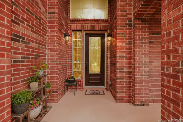 $778,500 | 954 Santa Cruz Lane, New Braunfels, TX 78132