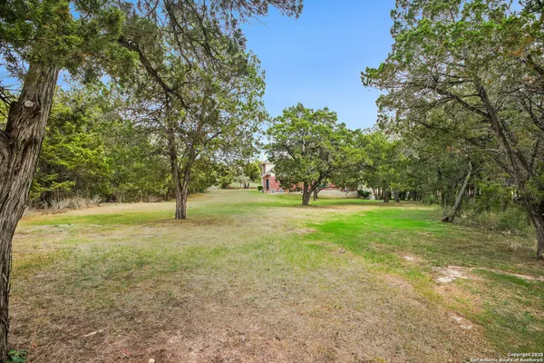 $778,500 | 954 Santa Cruz Lane, New Braunfels, TX 78132