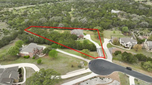 $778,500 | 954 Santa Cruz Lane, New Braunfels, TX 78132