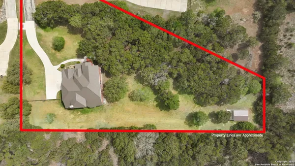 $778,500 | 954 Santa Cruz Lane, New Braunfels, TX 78132