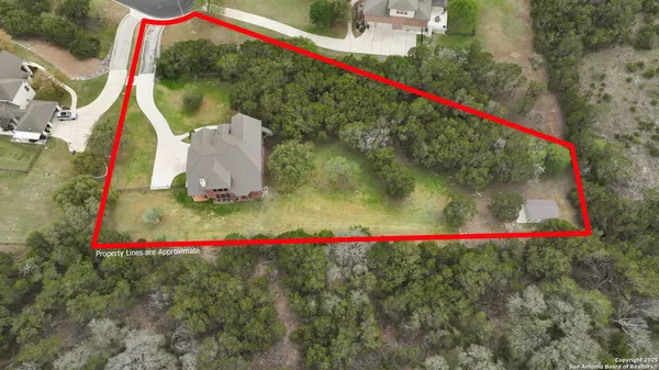 $778,500 | 954 Santa Cruz Lane, New Braunfels, TX 78132