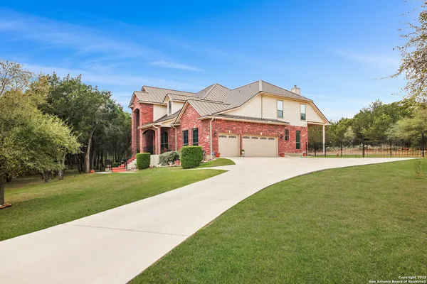 $778,500 | 954 Santa Cruz Lane, New Braunfels, TX 78132