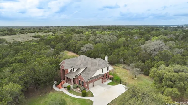 $778,500 | 954 Santa Cruz Lane, New Braunfels, TX 78132