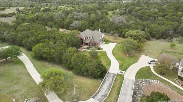$778,500 | 954 Santa Cruz Lane, New Braunfels, TX 78132