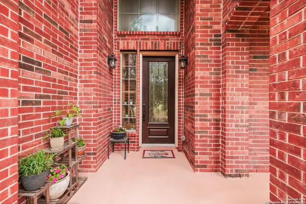 $778,500 | 954 Santa Cruz Lane, New Braunfels, TX 78132