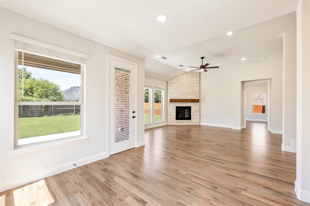 1109 Cardinal Drive Midlothian, TX 76065 - Photo 15 of 40
