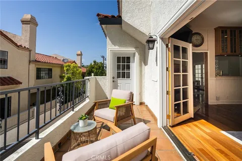 $1,379,000 | 2010 Mathews Avenue, Unit C, Redondo Beach, CA 90278