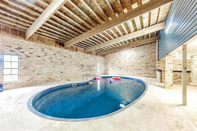 $325,000 | 208 Chantilly Drive, Houma, LA 70360