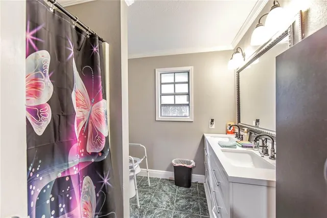 $325,000 | 208 Chantilly Drive, Houma, LA 70360