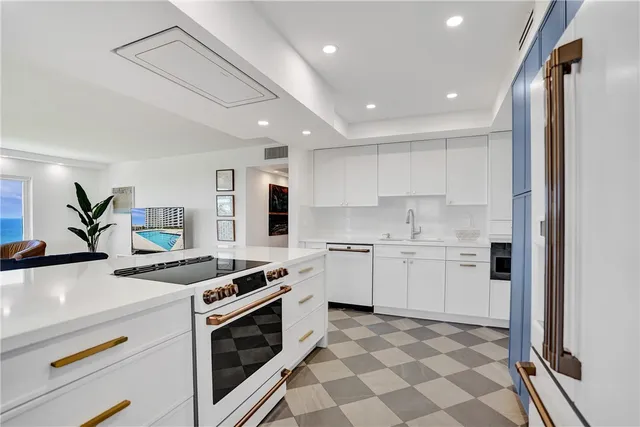 $1,640,000 | 600 South Ocean Boulevard, Unit 506, Boca Raton, FL 33432