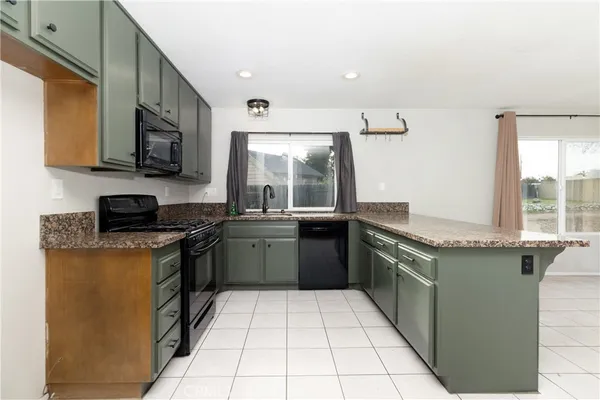 $3,400 | 121 Genoa Way, Upland, CA 91786