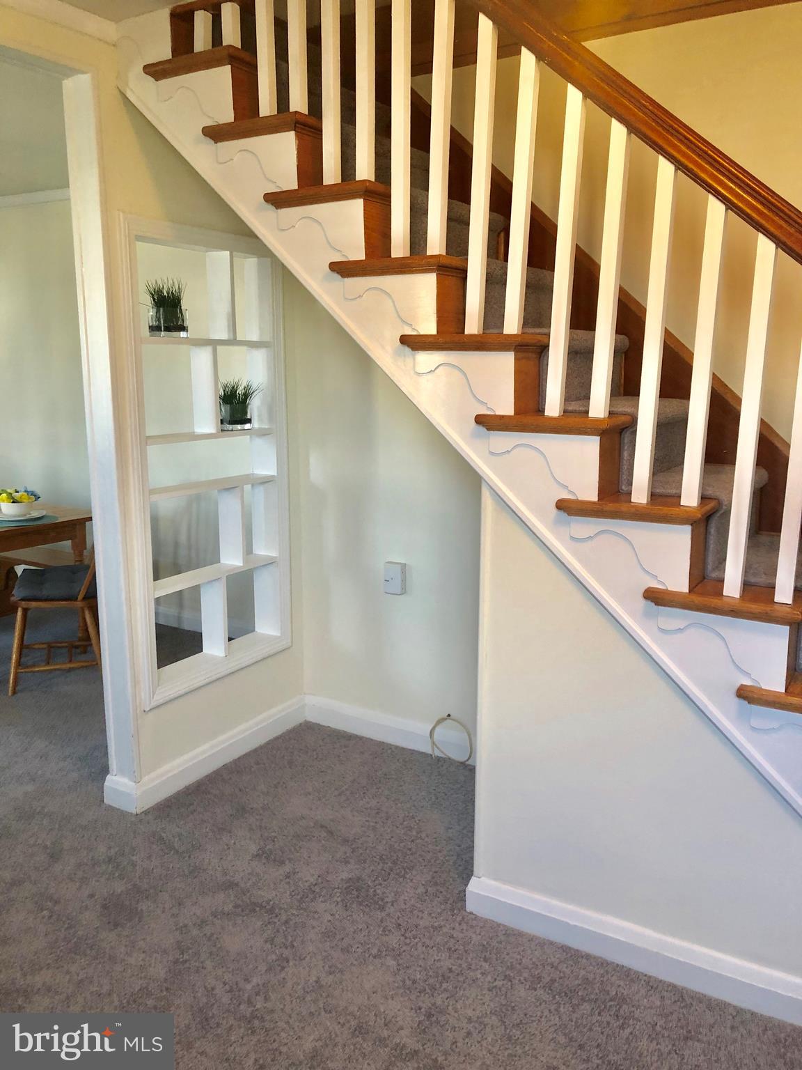 2703 West Woodwell Road Baltimore, MD 21222 - Photo 23 of 67 EXTRA NICHE IN LIVING ROOM ..NICE DESIGN