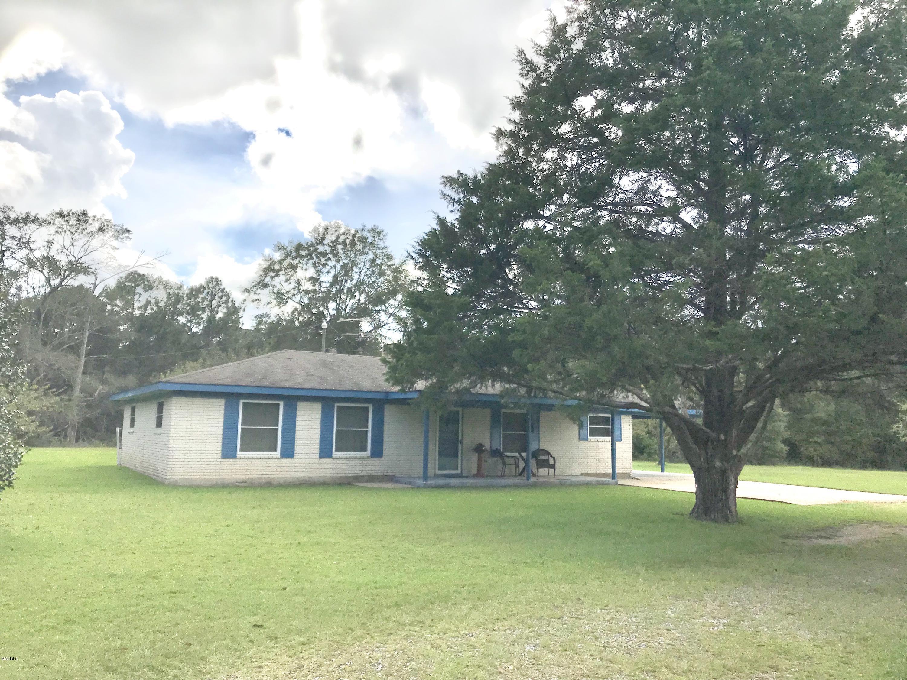 159 Highway 198 Lucedale, MS 39452 - Photo 5 of 37 IMG_2607