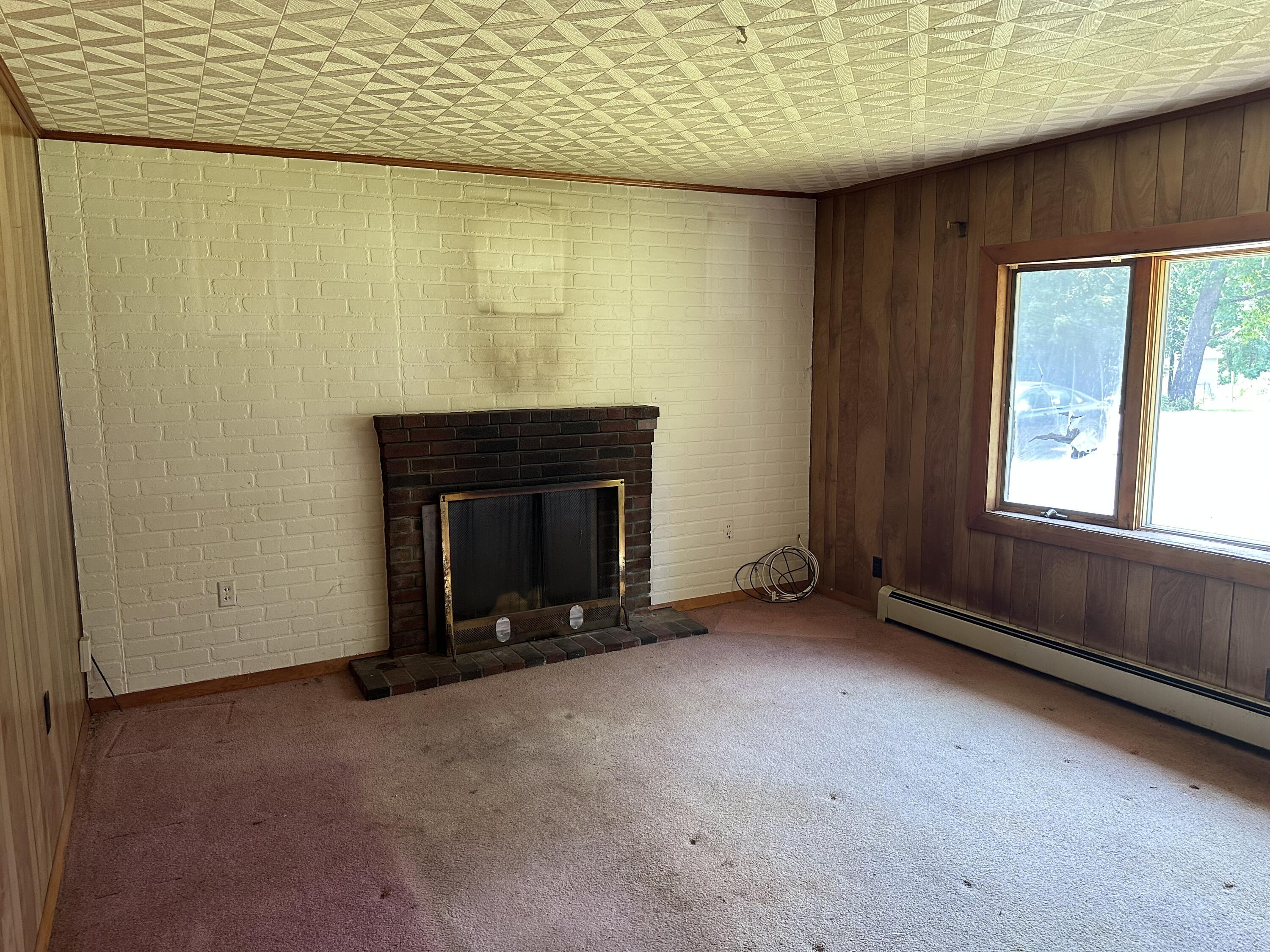 256 Hanscom Road Eliot, ME 03903 - Photo 13 of 42 Photo Jun 02 2023, 12 34 53 PM