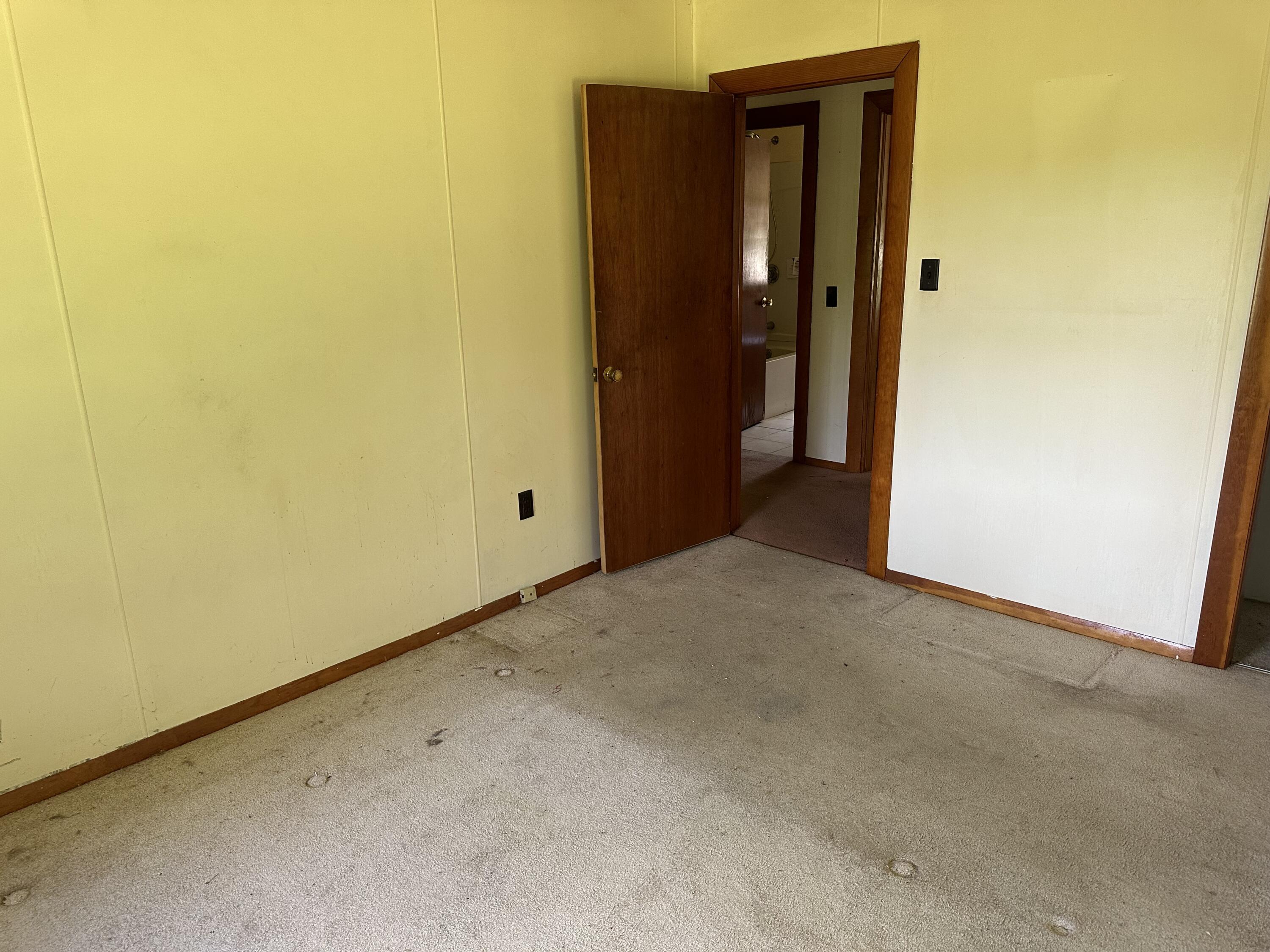 256 Hanscom Road Eliot, ME 03903 - Photo 22 of 42 Photo Jun 02 2023, 12 36 27 PM