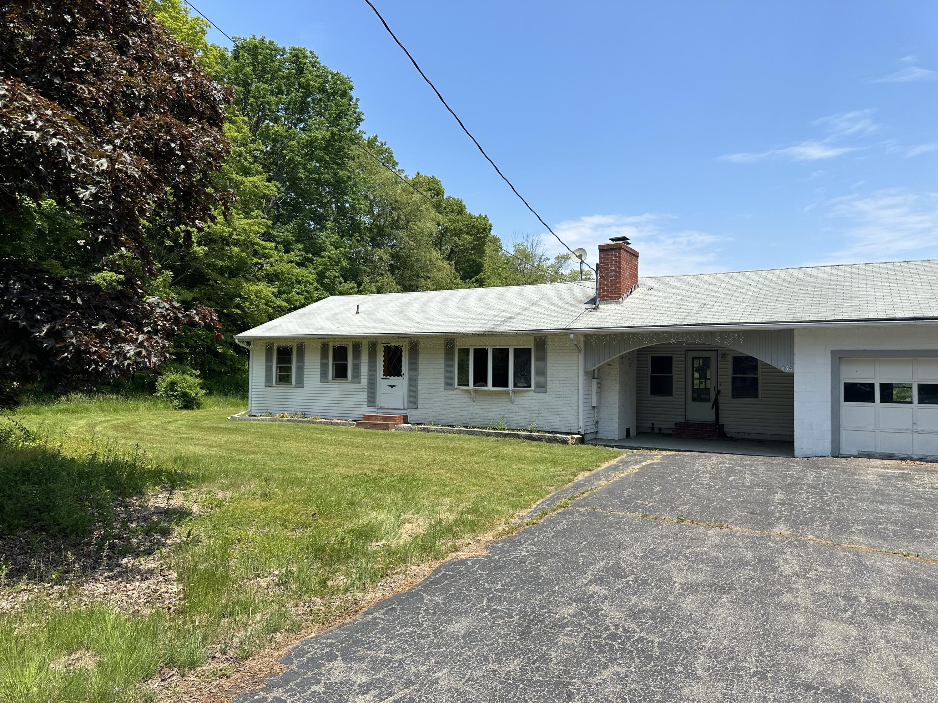 256 Hanscom Road Eliot, ME 03903 - Photo 4 of 42 Photo Jun 02 2023, 12 32 36 PM