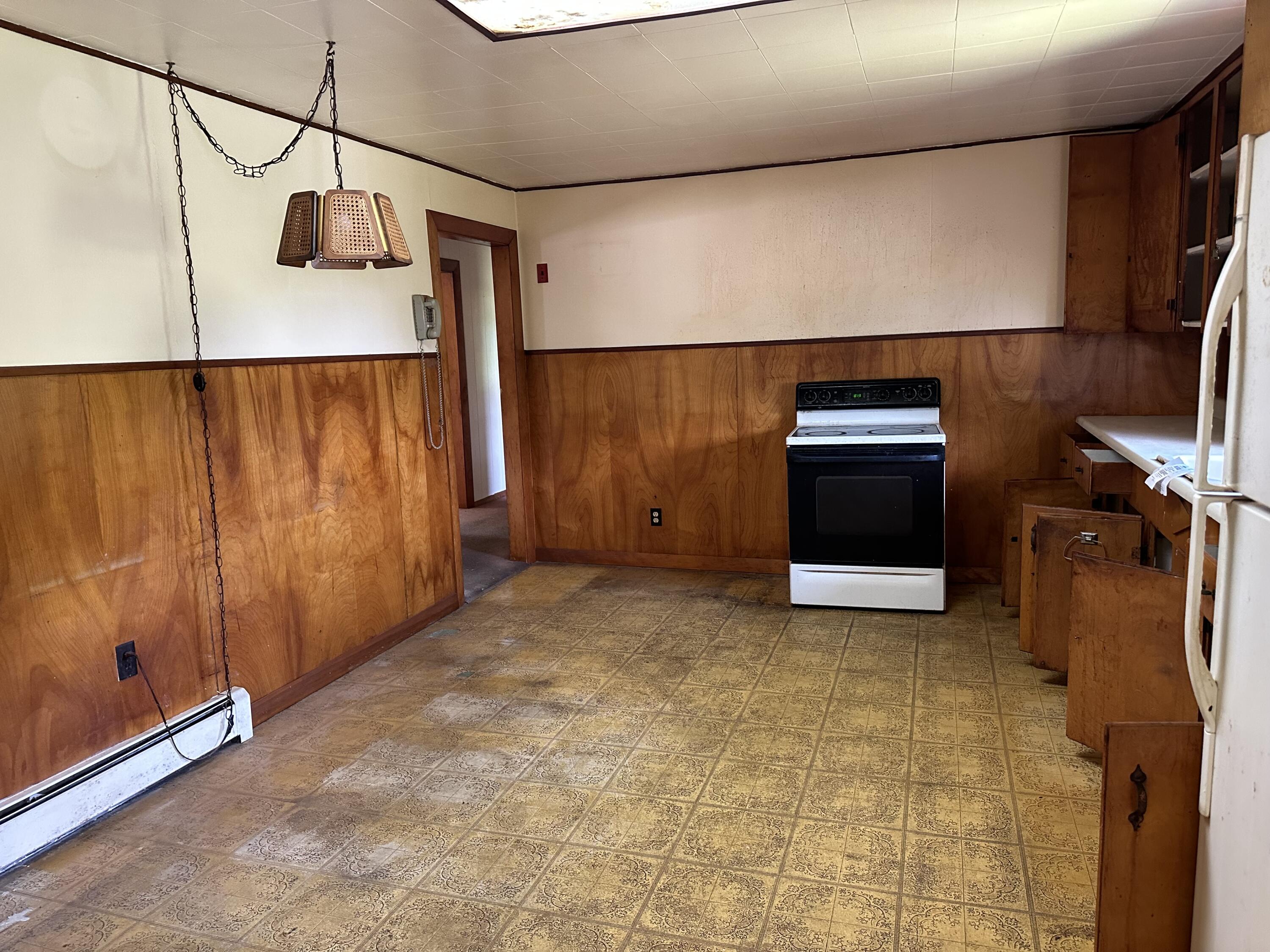 256 Hanscom Road Eliot, ME 03903 - Photo 8 of 42 Photo Jun 02 2023, 12 33 56 PM