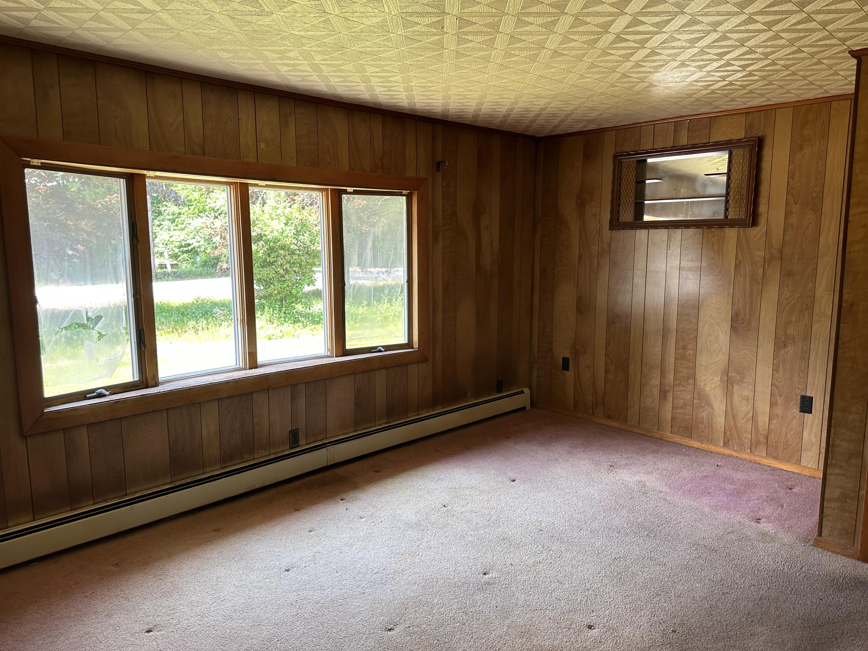 256 Hanscom Road Eliot, ME 03903 - Photo 10 of 42 Photo Jun 02 2023, 12 35 02 PM