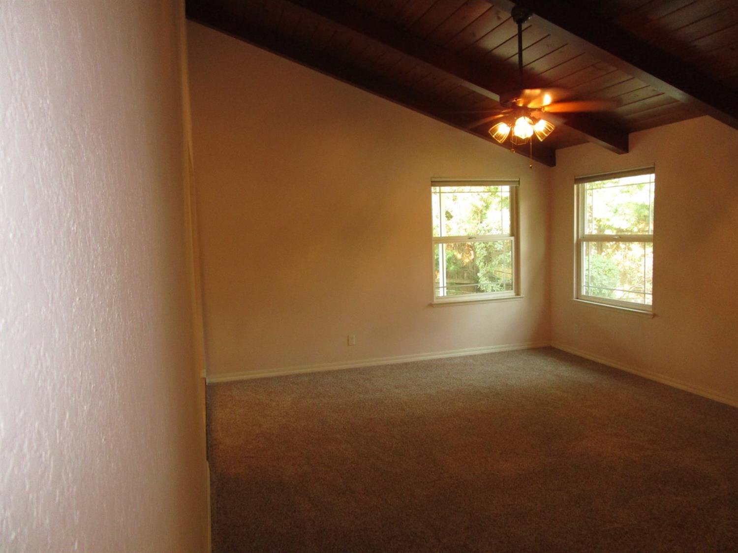 2034 Raymond Road Hanford, CA 93230 - Photo 11 of 22 Gallery Image 11