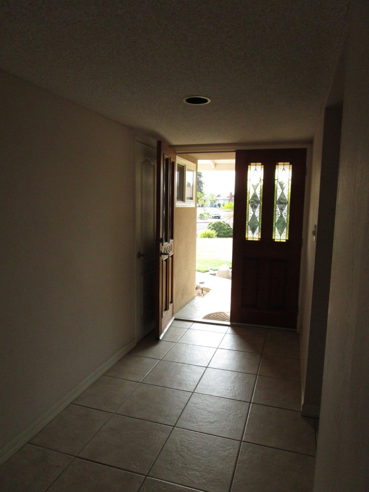 2034 Raymond Road Hanford, CA 93230 - Photo 4 of 22 Gallery Image 4