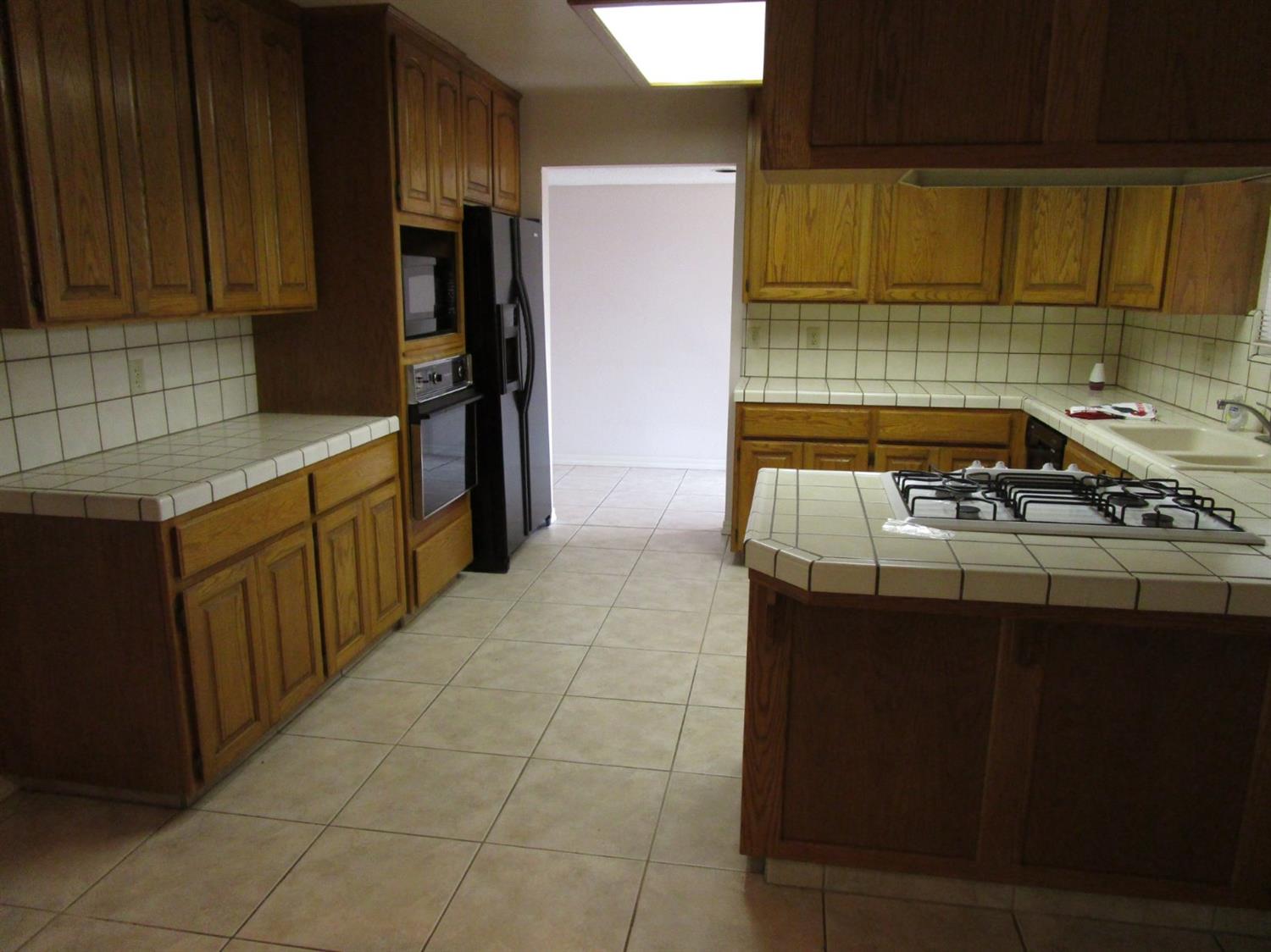 2034 Raymond Road Hanford, CA 93230 - Photo 6 of 22 Gallery Image 6