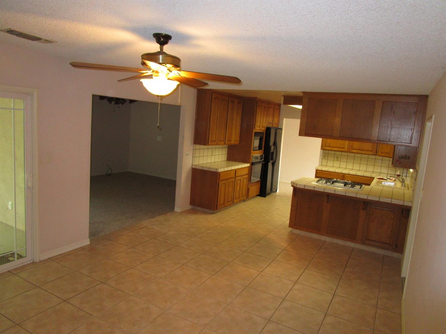 2034 Raymond Road Hanford, CA 93230 - Photo 9 of 22 Gallery Image 9