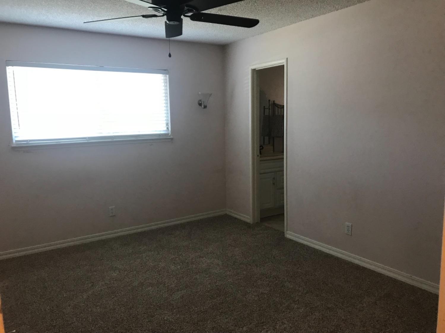 2034 Raymond Road Hanford, CA 93230 - Photo 10 of 22 Gallery Image 10