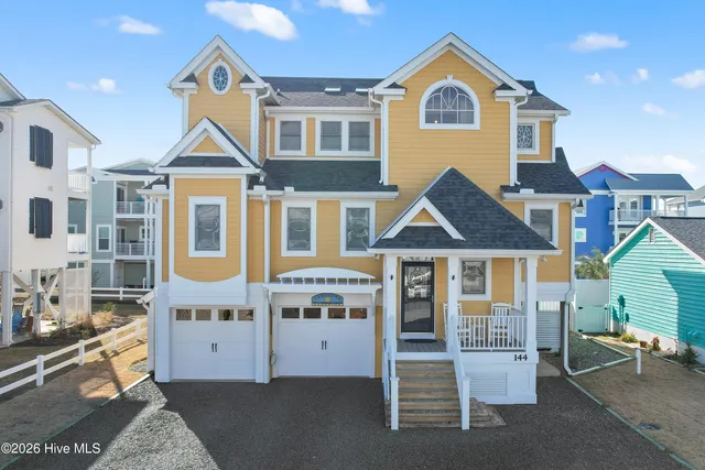 $974,900 | 144 Carolina Avenue, Holden Beach, NC 28462