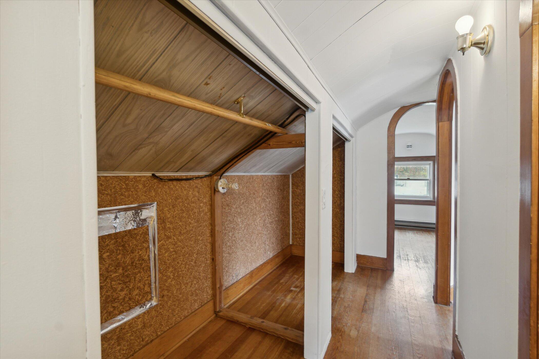 330 Watts Road Jackson, MI 49203 - Photo 23 of 59 23-330-Watts-Rd-Jackson-MI-49203-WindowS