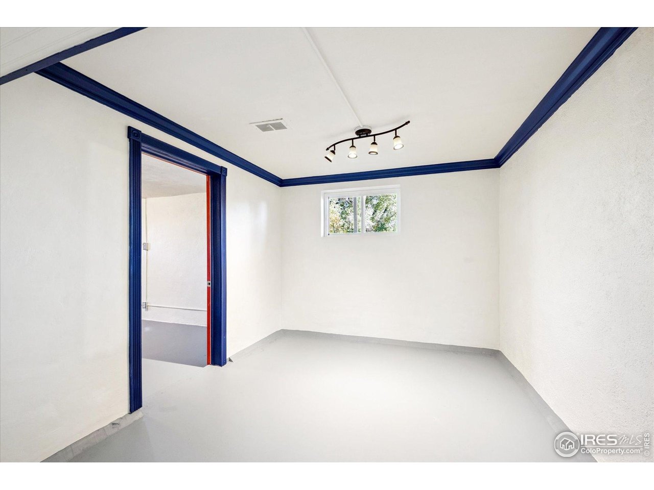 1351 Marshall Road Boulder, CO 80305 - Photo 33 of 46 a view of an empty room