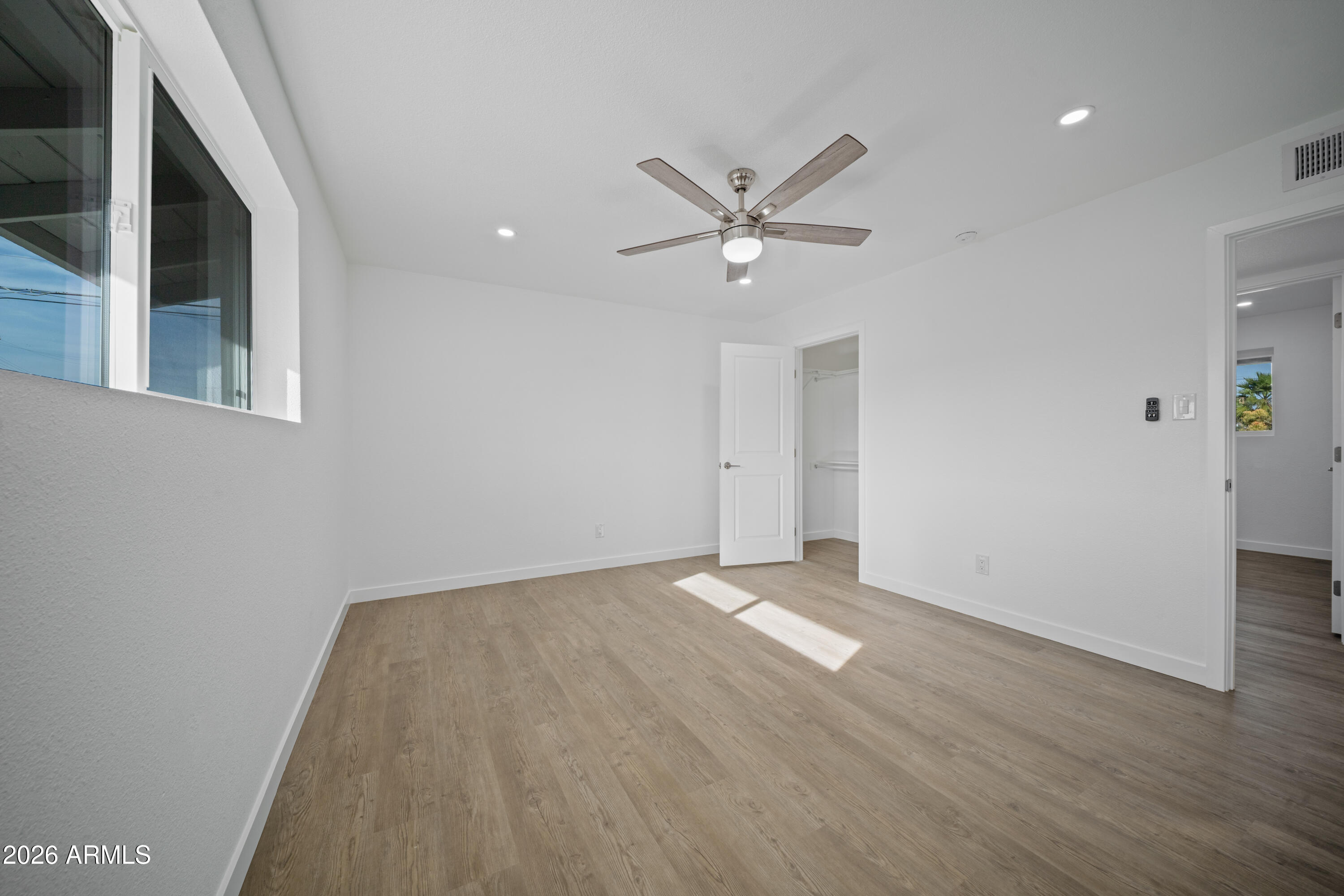 8944 North 17th Lane Phoenix, AZ 85021 - Photo 11 of 37 DSC04622