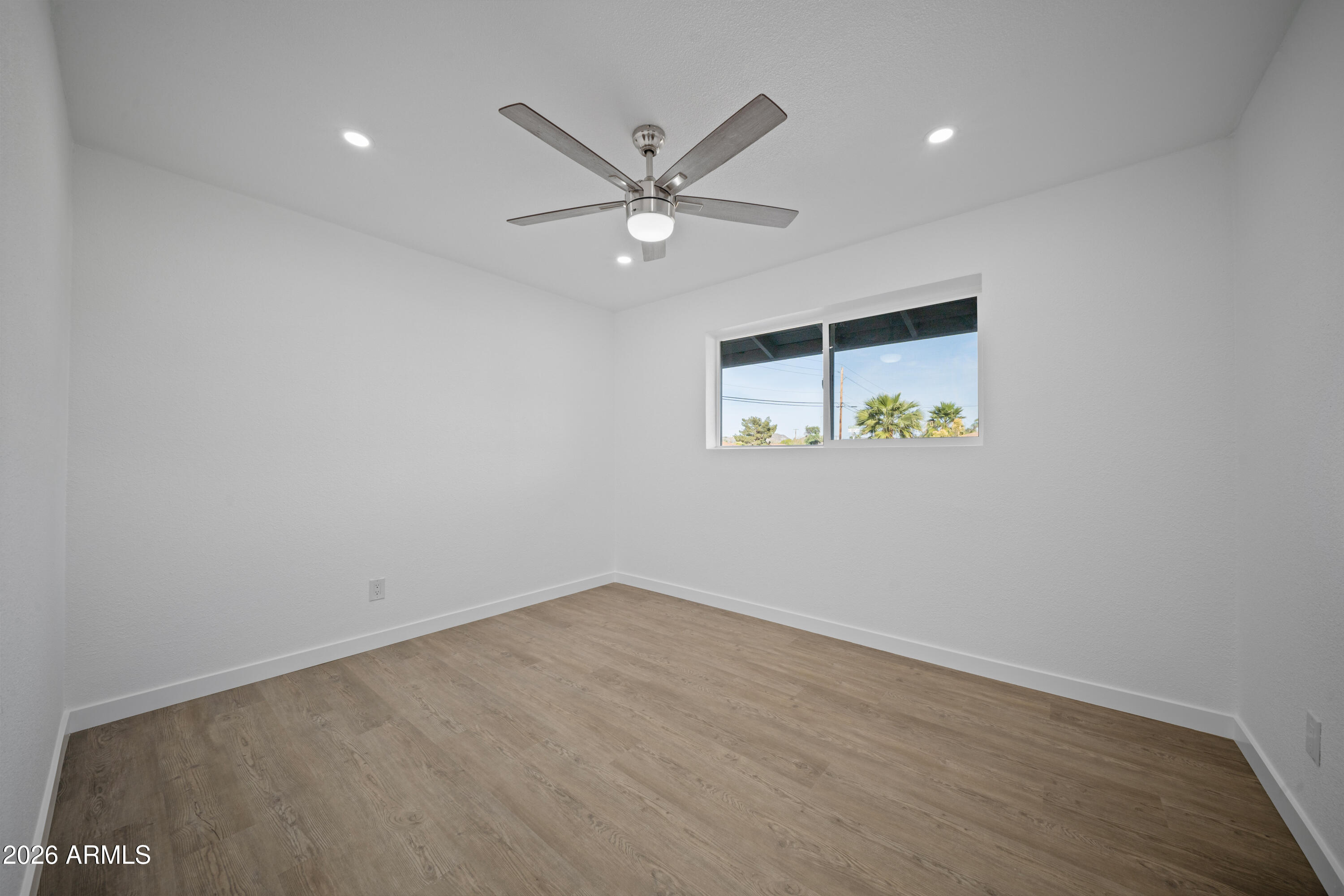 8944 North 17th Lane Phoenix, AZ 85021 - Photo 12 of 37 DSC04627