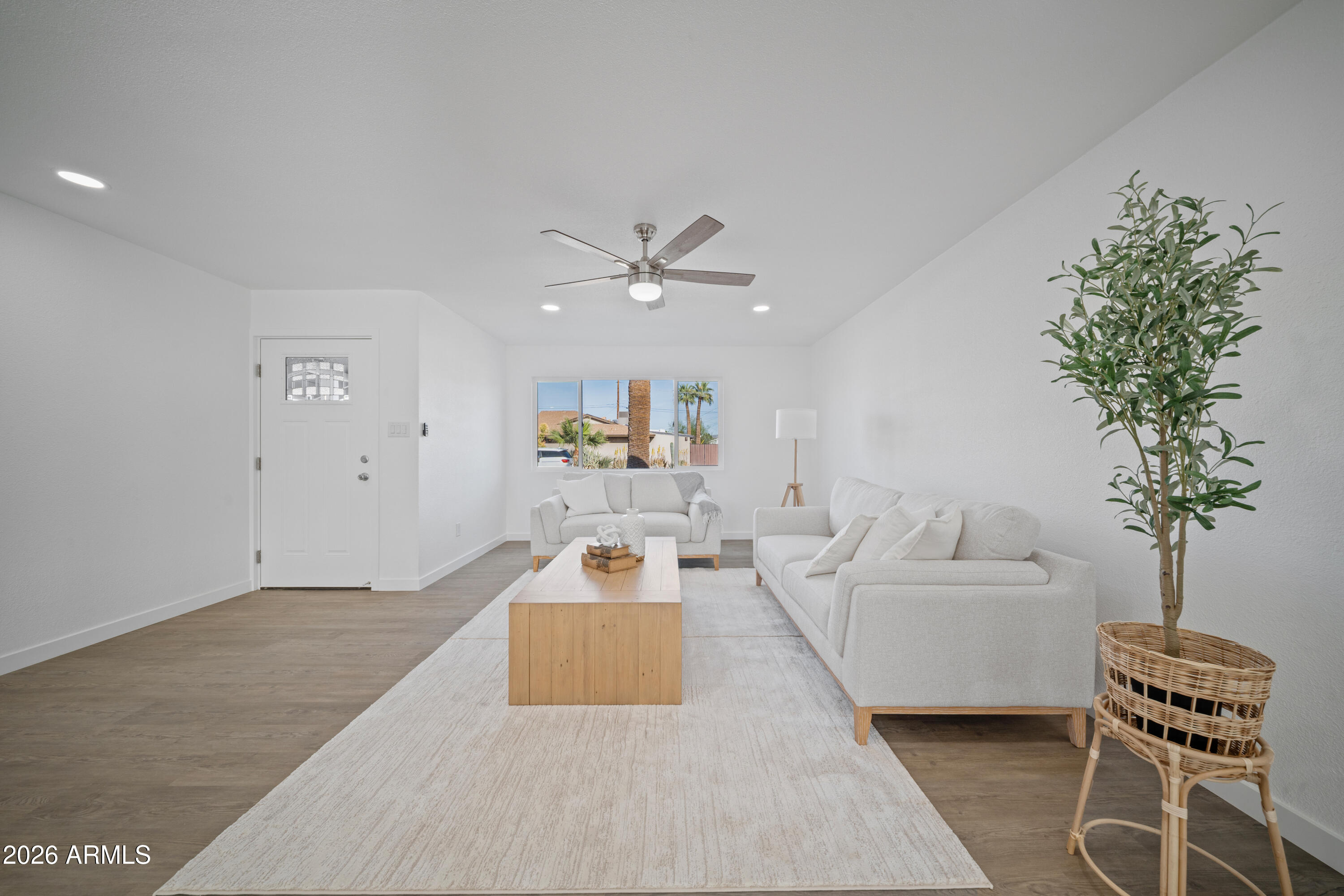 8944 North 17th Lane Phoenix, AZ 85021 - Photo 16 of 37 DSC04647