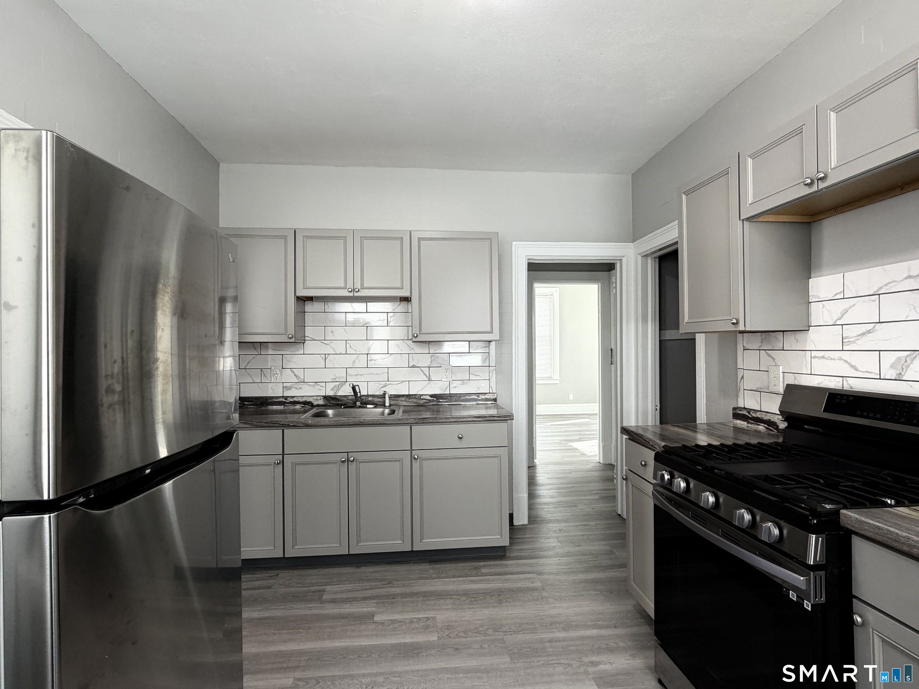 41 Hebron Street Hartford, CT 06112 - Photo 17 of 17