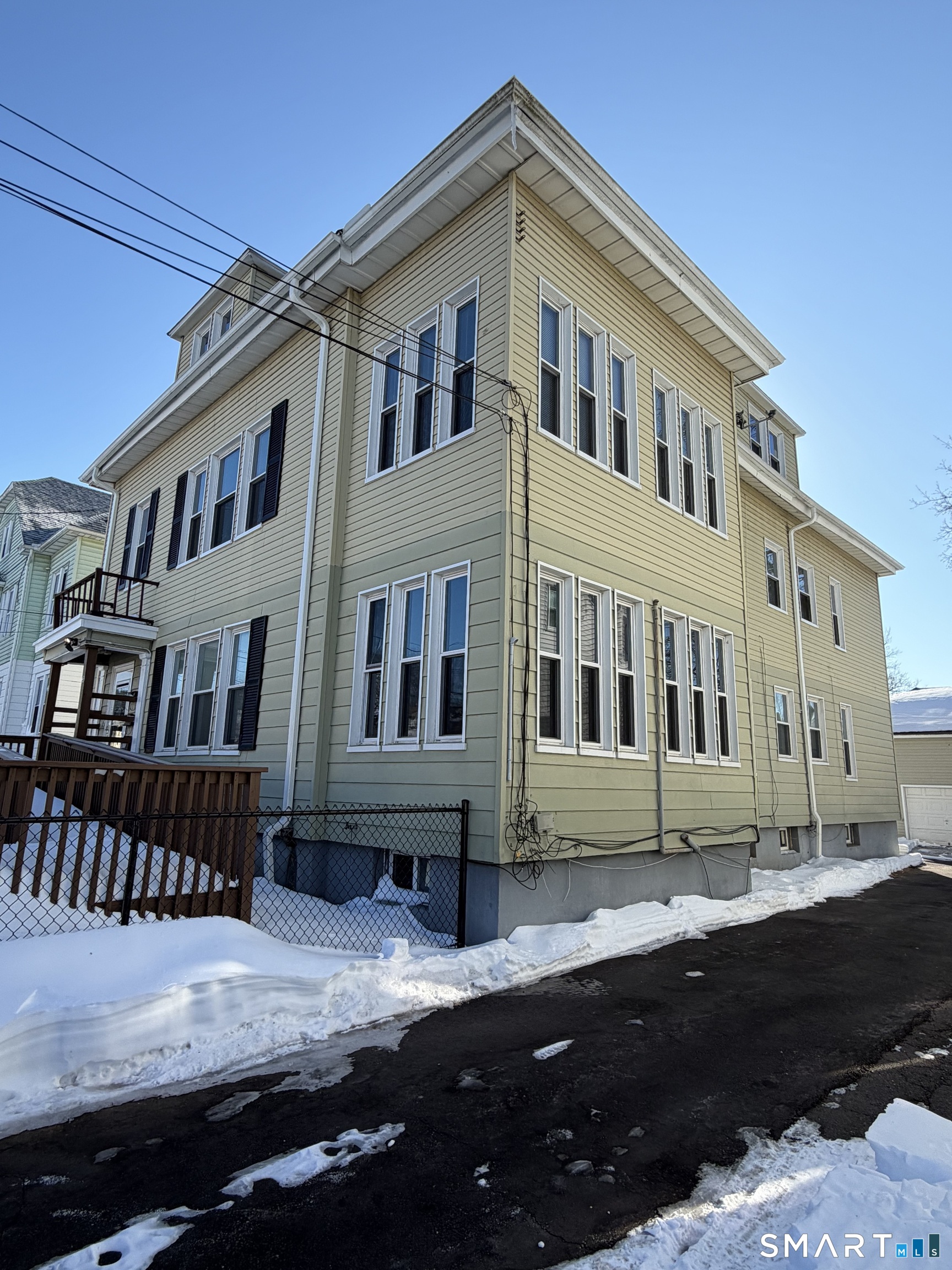 41 Hebron Street Hartford, CT 06112 - Photo 2 of 17