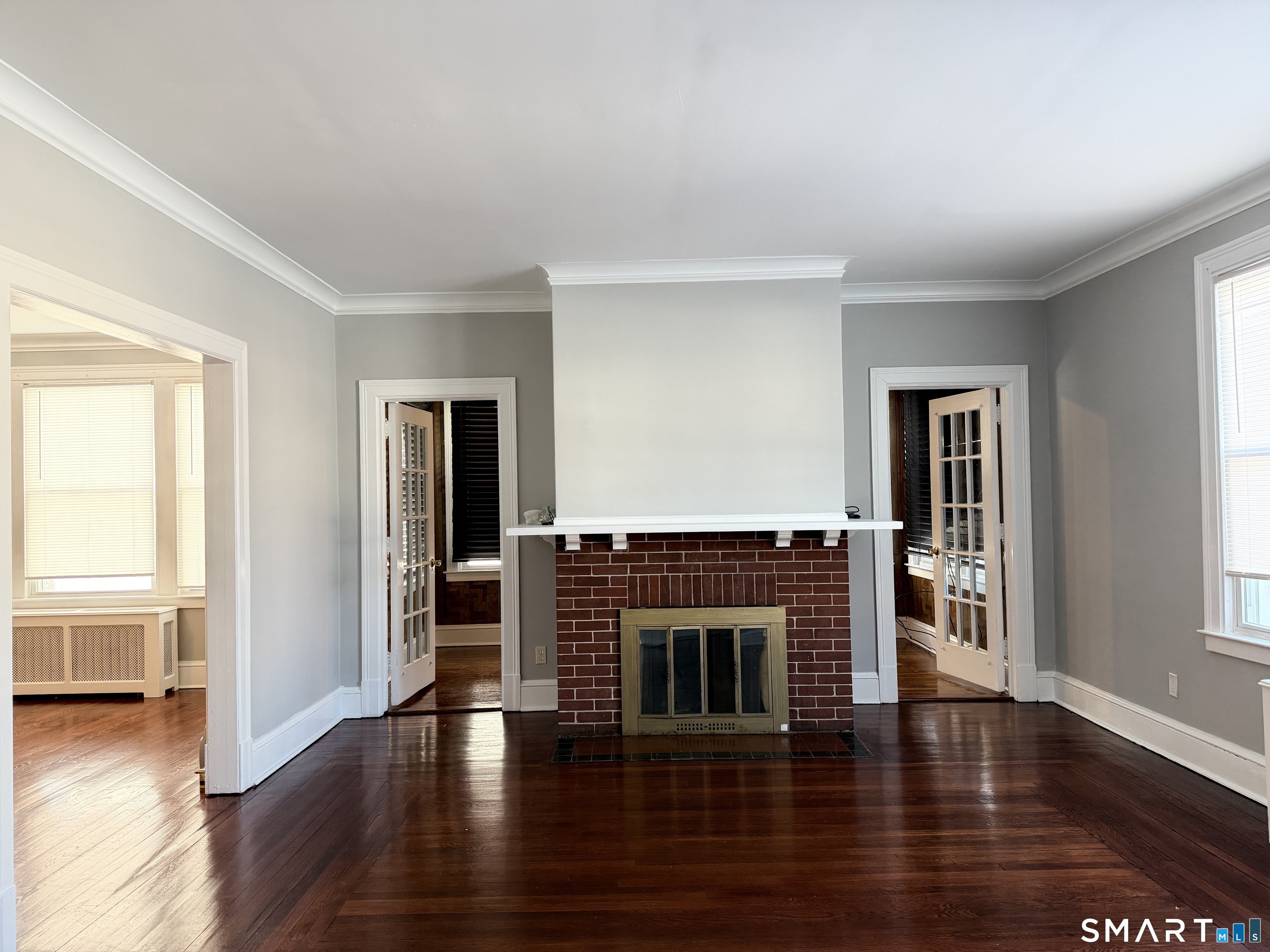 41 Hebron Street Hartford, CT 06112 - Photo 4 of 17