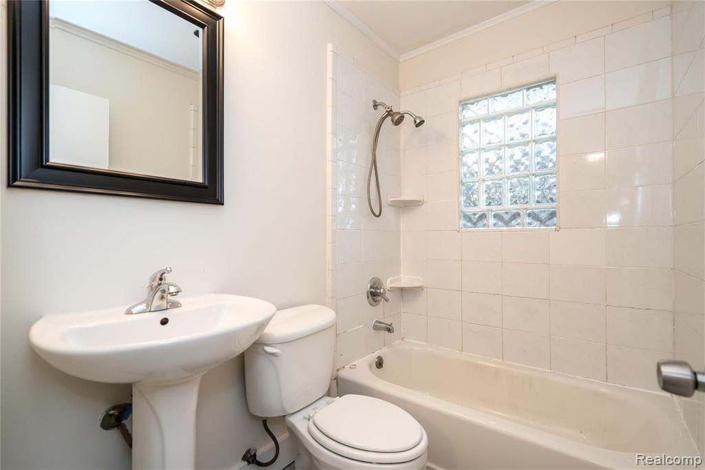 680 East Auburn Road Rochester Hills, MI 48307 - Photo 17 of 50